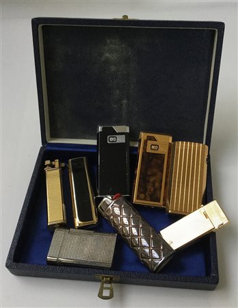 Lotto composto da otto accendini di differente fattura (difetti)