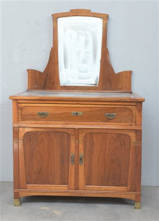 Comò con alzata sagomata a specchio, parte inferiore ad un cassetto...