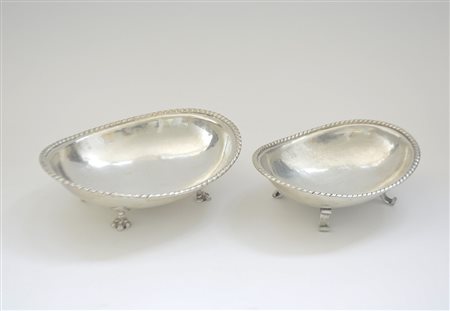 Lotto composto da due alzatine in argento (gr. 790)