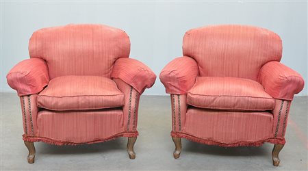 Fornitura da salotto composta da un divano a due posti e una coppia di...