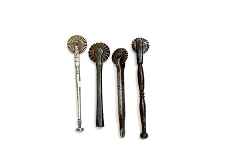 Lotto composto da quattro rondelle da pasta in ferro e ferro cromato -EN Four...