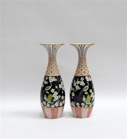 Manifattura di Limoges, coppia di vasi a collo stretto in porcellana...