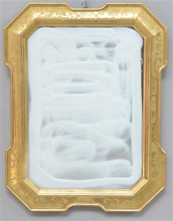 Specchiera rettangolare con cornice a vassoio in legno inciso e dorato (cm...