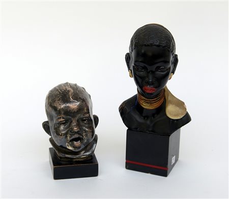 Lotto composto da una scultura raffigurante mora firmata S. Melani e una...