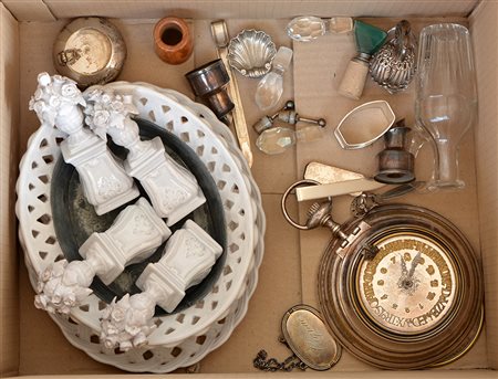 Manifattura di Nove, lotto composto da un centrotavola con vassoio a tesa...