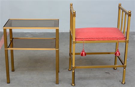 Lotto composto da un tavolino e un panchetto in ottone (difetti)