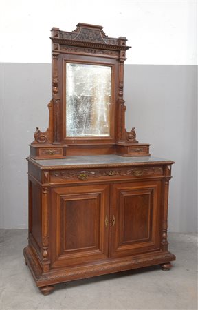 Comò ad un cassetto e due sportelli celanti cassetti, alzata con specchio,...