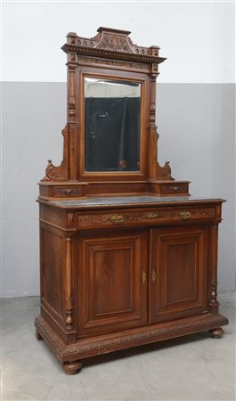 Comò ad un cassetto e due sportelli celanti cassetti, alzata con specchio,...