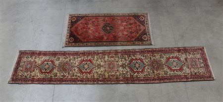 Lotto composto da due tappeti orientali, Persia sec. XX Disegno geometrico,...