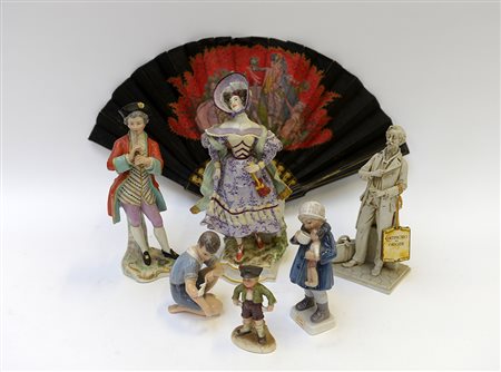 Lotto composto numerose statuette in porcellana e ceramica di diversa...