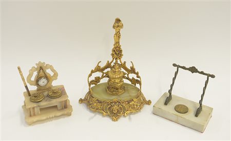 Lotto composto da due calamai e un portapenne in materiali diversi (difetti)