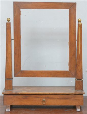 Psiche da tavolo in legno dolce con cassetto e specchio basculante retto da...