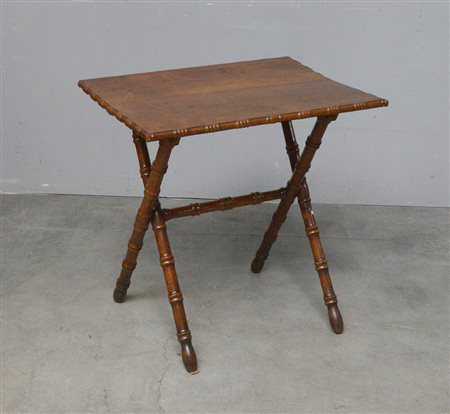 Tavolino rettangolare con gambe tornite e incrociate (cm 71x73x55) (difetti)