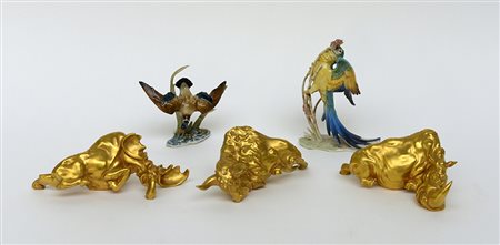 Manifatture diverse. Lotto composto da cinque statuette in ceramica e...