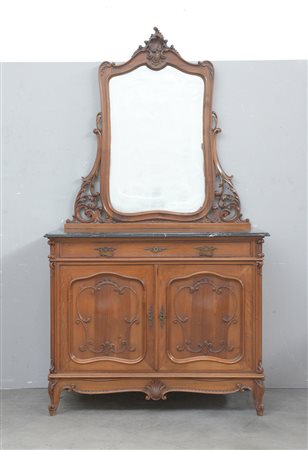 Comò ad un cassetto e due battenti celanti cassetti, specchiature...