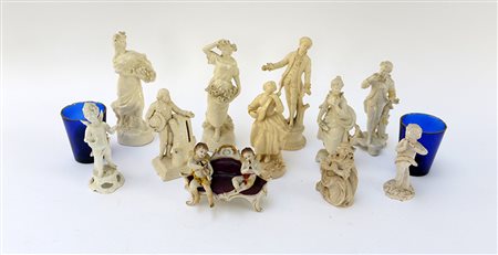 Cartone contenente numerose sculture di diversa epoca e materiale (difetti)