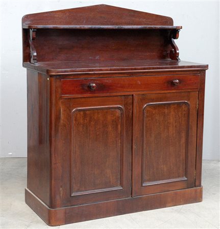 Credenza a un cassetto e due sportelli, alzata con montanti mossi (cm...