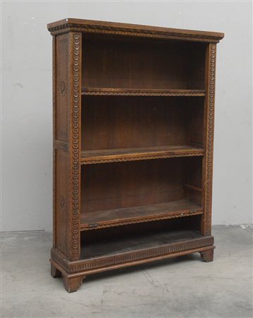 Libreria a giorno in legno dolce con decori intagliati (cm 160x115x33) (difetti)