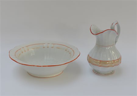 Brocca e bacile in ceramica con fascia gialla e filettature rosse (difetti)