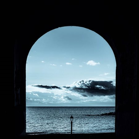 ARMANDO MONTELLA Lume solingo, 2017 Foto digitale cm 76x76