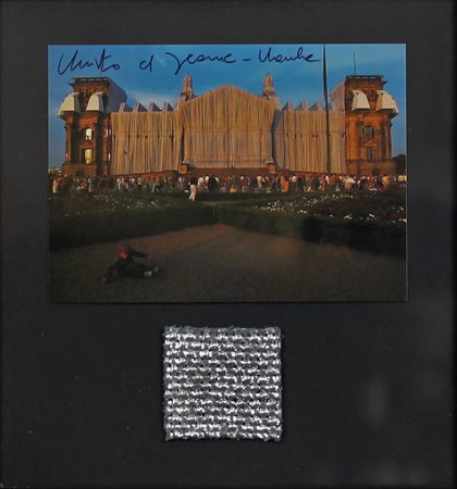 CHRISTO (Gabrovo 1935), Senza titolo, Cartolina autografa con stoffa Dim....