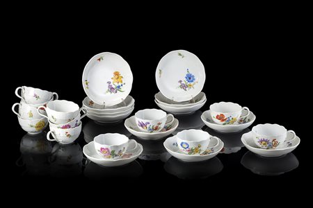 Manifattura di Meissen, fine secolo XIX. Gruppo di dodici tazzine e dodici...