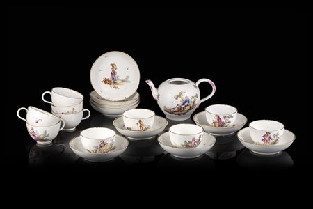 Manifatture napoletane, fine secolo XVIII. Parte di servizio da caffè...