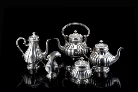Servizio da tè e caffè in argento composto da samovar, teiera, caffettiera,...