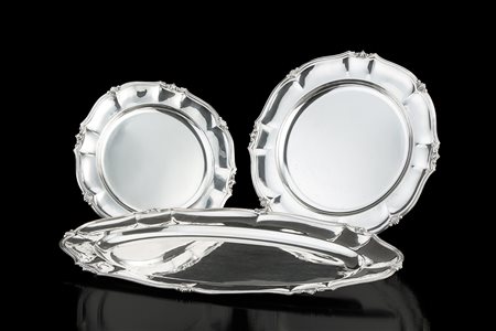 Lotto composto da due piatti ed una pescera di forma rispettivamente...