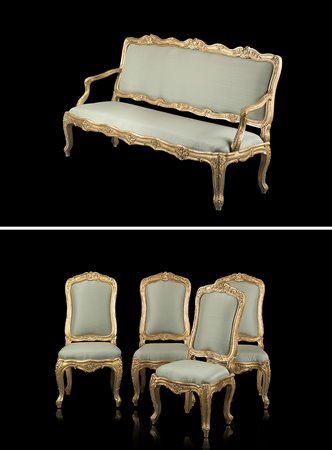 Fornitura da salotto in legno intagliato e dorato con schienale, fascia e...