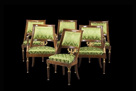 Parte di fornitura da salotto composta da una coppia di poltrone e quattro...