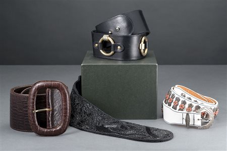 LES COPAINS e anonimiLotto di quattro cinture di vari colori e misure