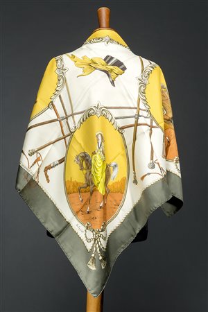 HERMÈS Foulard in seta "Amazones", Françoise Faconnet 1968, fondo avorio...