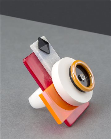 ANTONIO CAGIANELLIAnello collezione "costruttivismo" in resina colata a mano,...