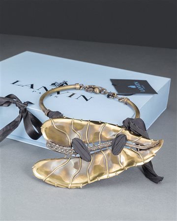 LANVIN Collier scultura semirigido con grande centrale a foglia in metallo...