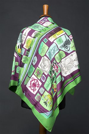 HERMESFoulard in seta "Chiffres et Monogrames", Lise Coutin 1962, fondo viola...