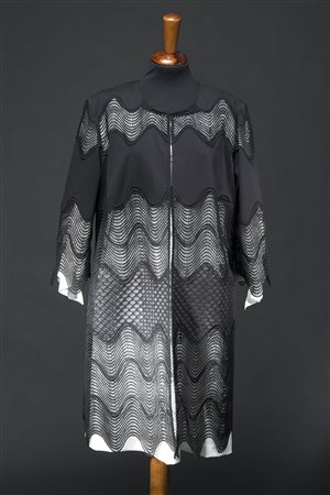 PAOLO PETRONECompleto composto da un vestito a manica lunga bianco con ruches...