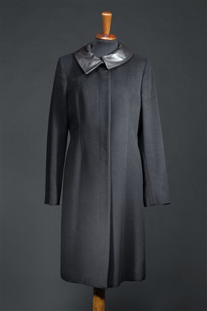 GUCCI Cappotto in lana nera con collo ad inserto in pelle (tg. 42)