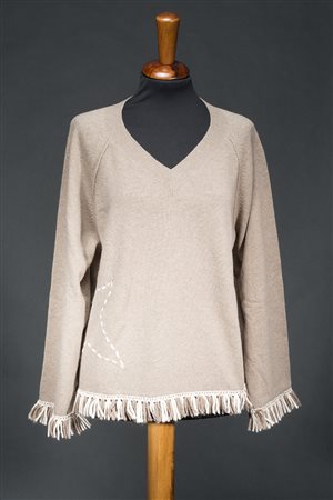KRISTINA TMaglioncino color tortora in cachemere con scollo a V rifinito con...