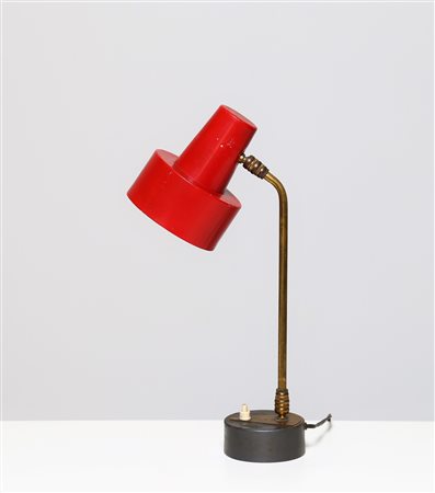 MANIFATTURA ITALIANA Lampada da tavolo in ottone e metallo laccato, ani 50....