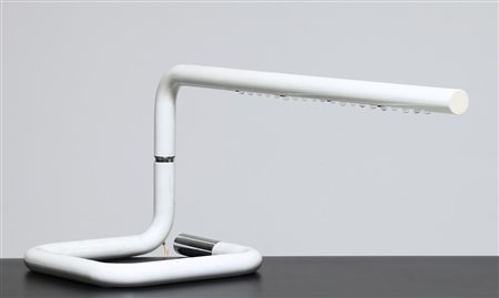 LUCI ILLUMINAZIONE Lampada da tavolo in metallo cromato e laccato, mod. T450,...