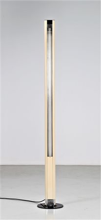 GISMONDI ERNESTO (n. 1931) Lampada da terra in metallo laccato e plastica,...