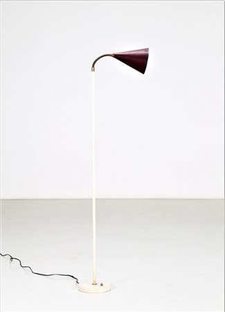 OSTUNI GIUSEPPE Attrib. Lampada da terra in metallo laccato ottone e base in...