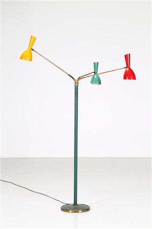OSTUNI GIUSEPPE Lampada da terra in metallo laccato ottone e pelle, per Oluce...