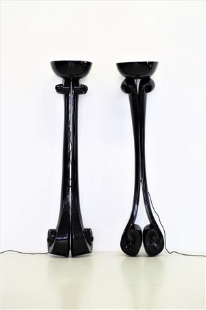 MANIFATTURA FRANCESE Coppia di lampade da terra in vetroresina...