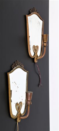 MANIFATTURA ITALIANA Coppia appliques a specchio in ottone e vetro. -. Cm...