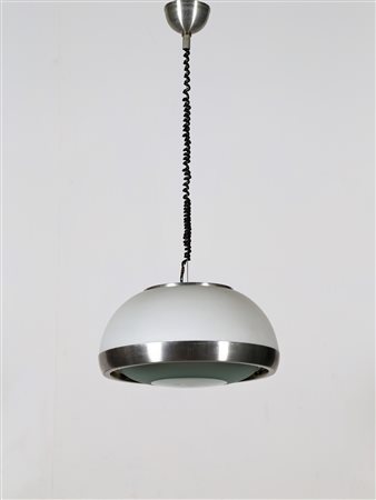 MANIFATTURA ITALIANA Lampada a sospensione in metallo e vetro opalino. -. Cm...