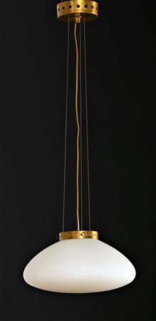 STILNOVO Lampada a sospensione in ottone e vetro satinato, anni 50. -. Cm...