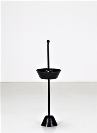 CASTIGLIONI ACHILLE E PIERGIACOMO Posacene in metallo laccato, per Zanotta...