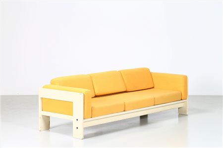 SCARPA TOBIA (n. 1935) Divano in legno laccato e tessuto, mod. Bastiano per...